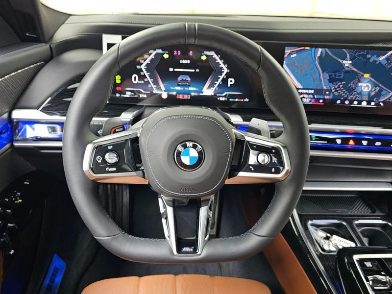 2025 BMW 7 Series 740i xDrive M Sport photo 14