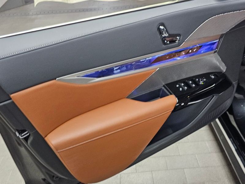 2025 BMW 7 Series 740i xDrive M Sport photo 24