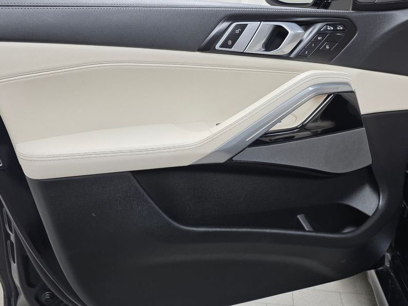 2025 BMW X6 xDrive40i M Sport photo 24