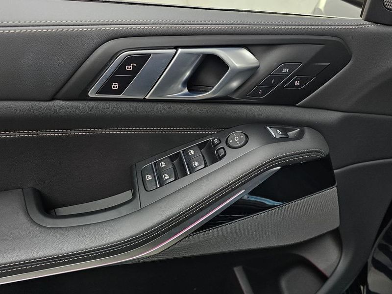 2025 BMW X5 xDrive 40i M Sport photo 28