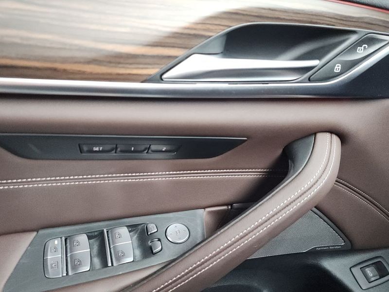 2022 BMW 5 Series 530i Luxury photo 30