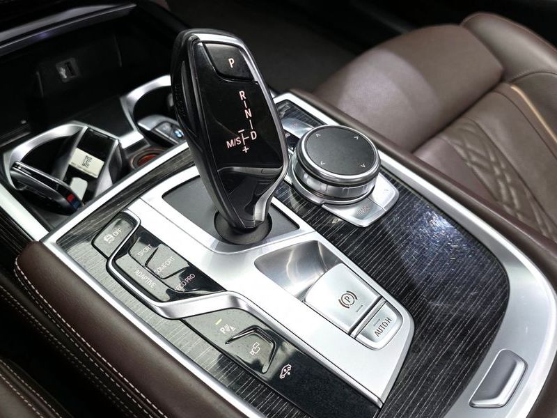 2018 BMW 7 Series 730Ld xDrive M Sport photo 9