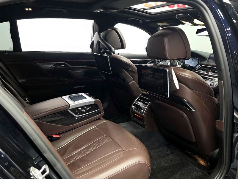 2018 BMW 7 Series 730Ld xDrive M Sport photo 11