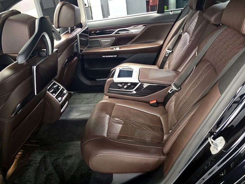 2018 BMW 7 Series 730Ld xDrive M Sport photo 12