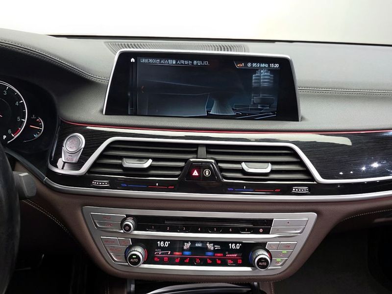 2018 BMW 7 Series 730Ld xDrive M Sport photo 15