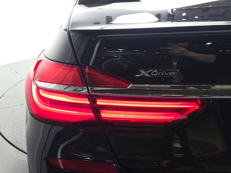 2018 BMW 7 Series 730Ld xDrive M Sport photo 23