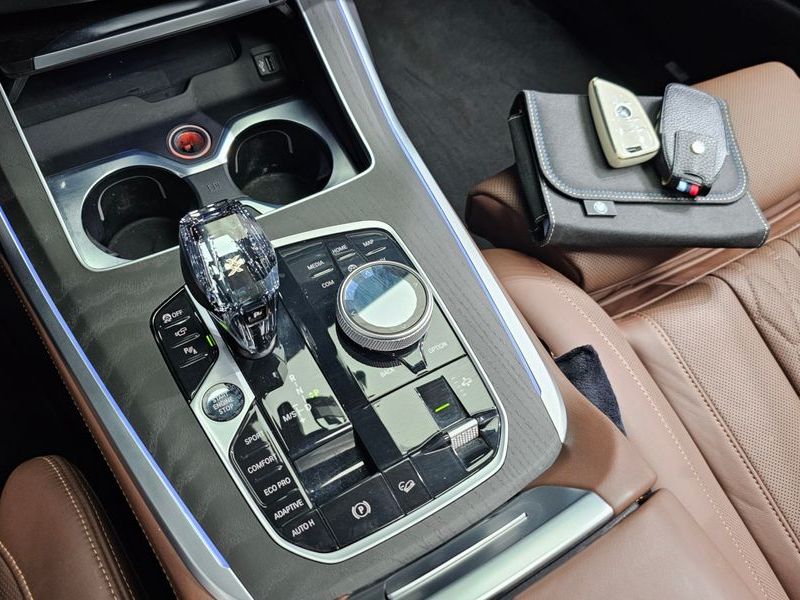 2022 BMW X7 xDrive 40d Design Pure Excellence 7-Seater photo 9