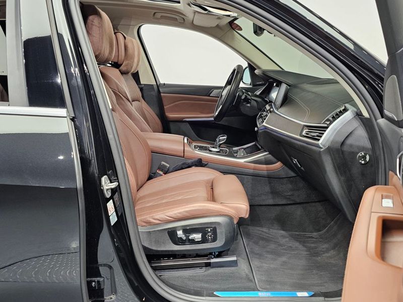 2022 BMW X7 xDrive 40d Design Pure Excellence 7-Seater photo 11