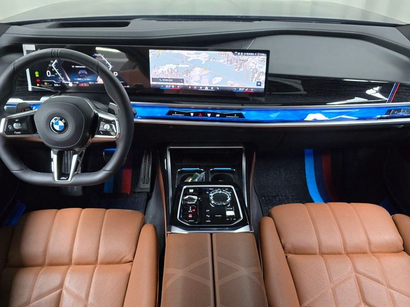 2025 BMW 7 Series 740d xDrive M Sport photo 7