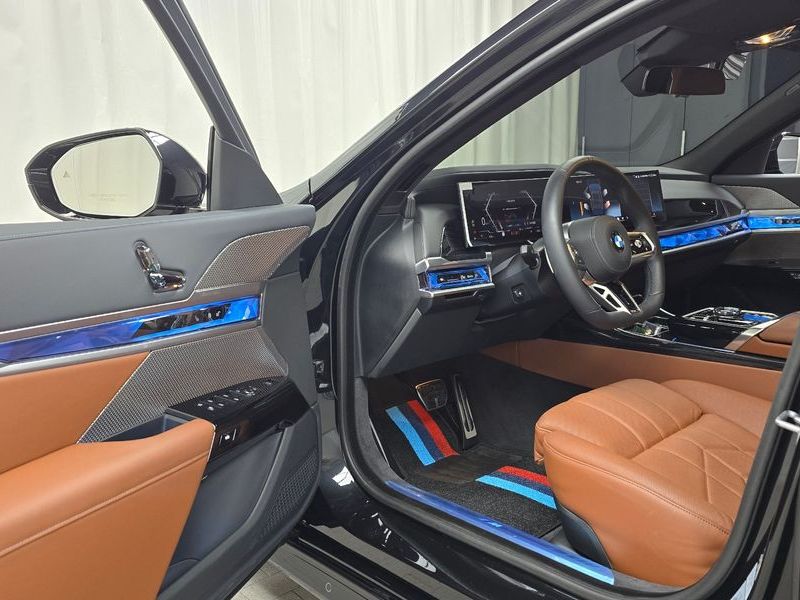 2025 BMW 7 Series 740d xDrive M Sport photo 10