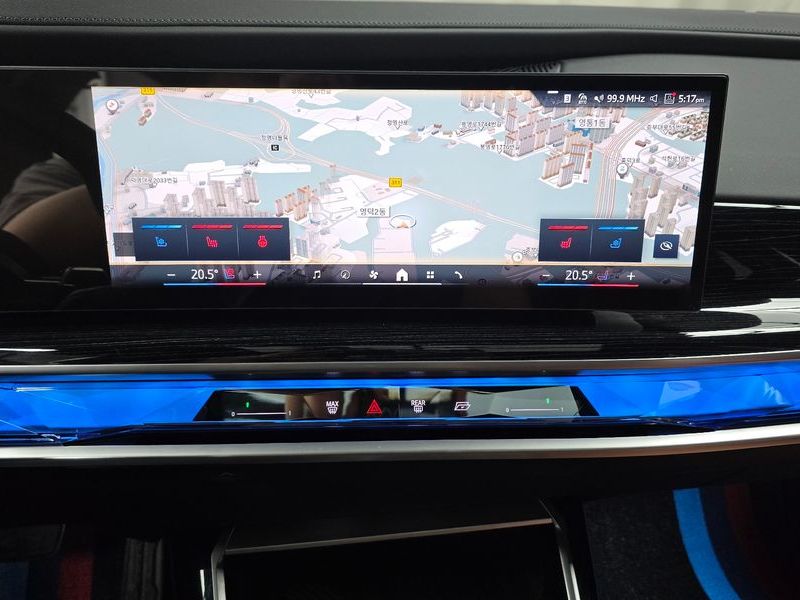 2025 BMW 7 Series 740d xDrive M Sport photo 13