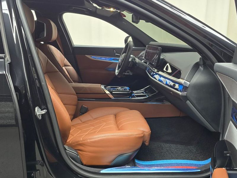 2025 BMW 7 Series 740d xDrive M Sport photo 26