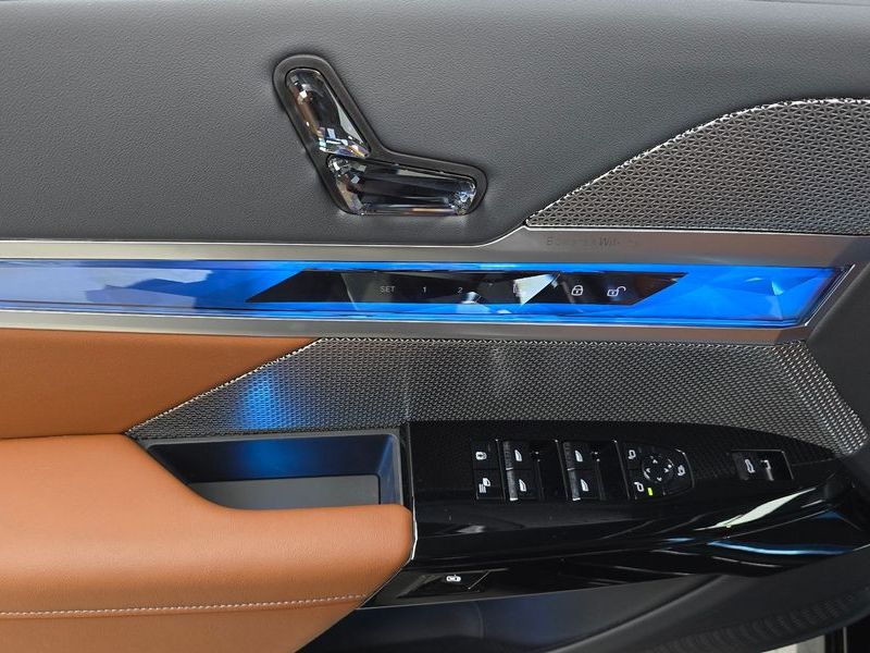 2025 BMW 7 Series 740d xDrive M Sport photo 27