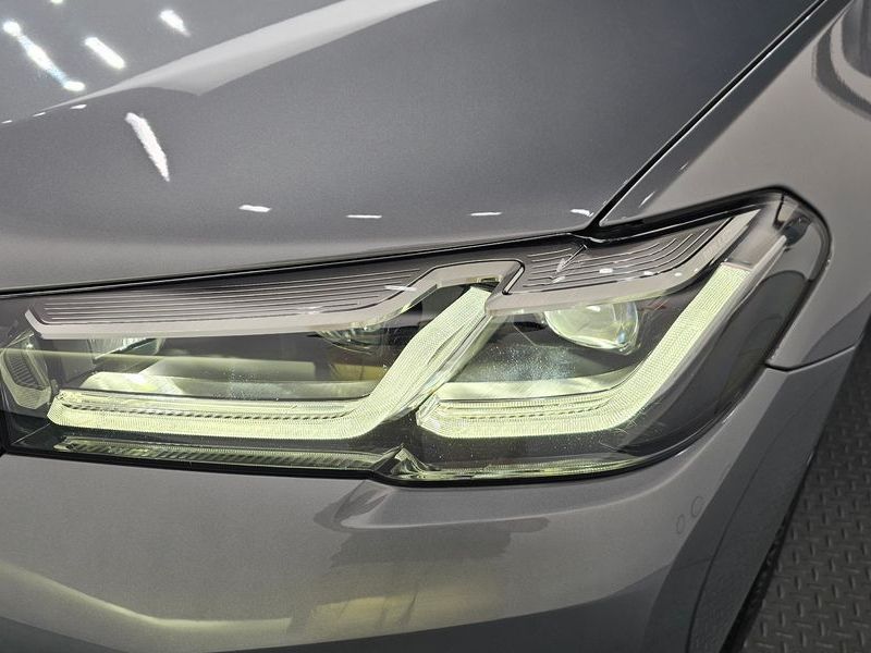 2023 BMW 5 Series 520i Luxury photo 22