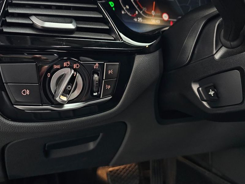 2023 BMW 5 Series 520i Luxury photo 28