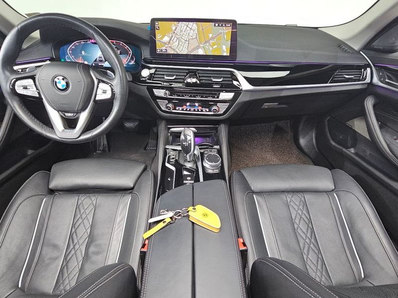 2021 BMW 5 Series 530i Luxury photo 7