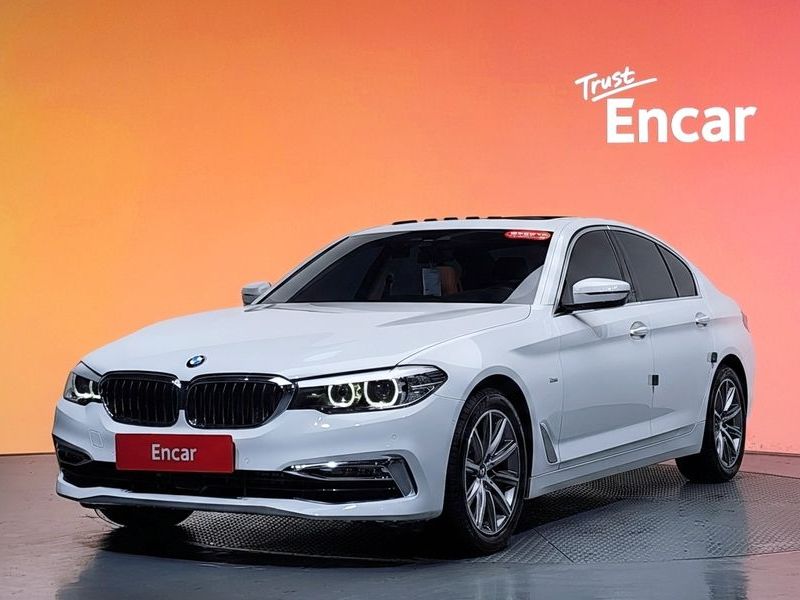 2018 BMW 5 Series 520i Luxury photo 1