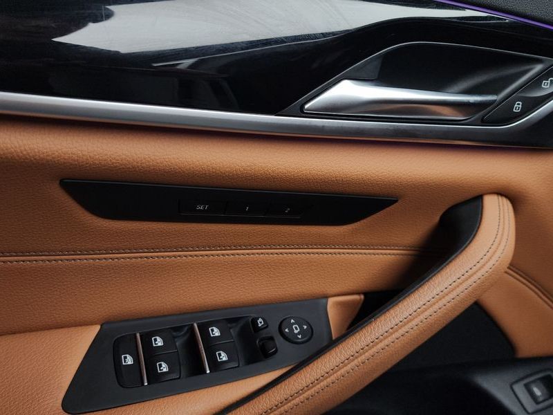 2018 BMW 5 Series 520i Luxury photo 20