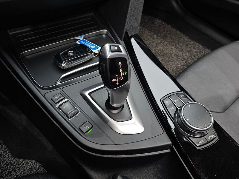 2018 BMW 3 Series 320d photo 9