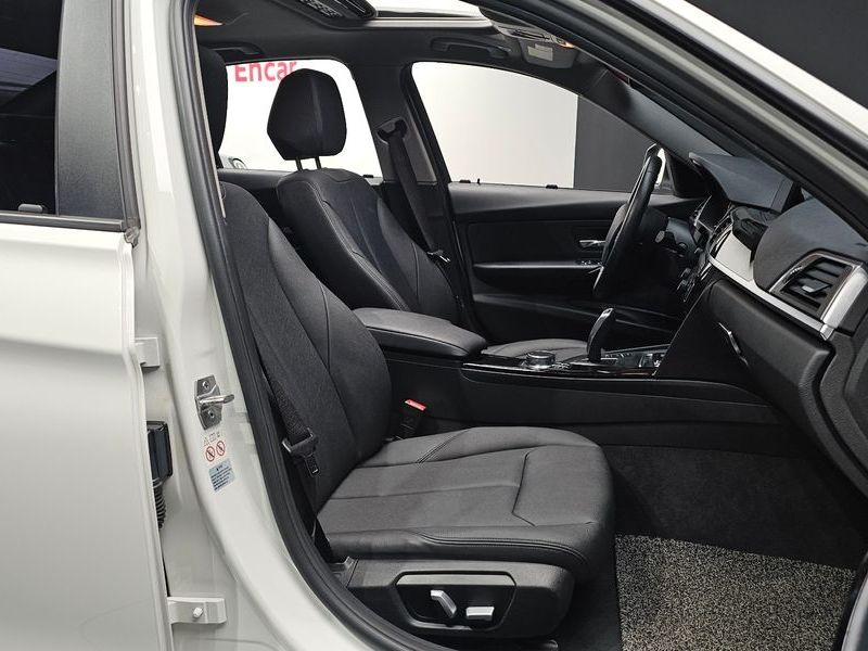 2018 BMW 3 Series 320d photo 10