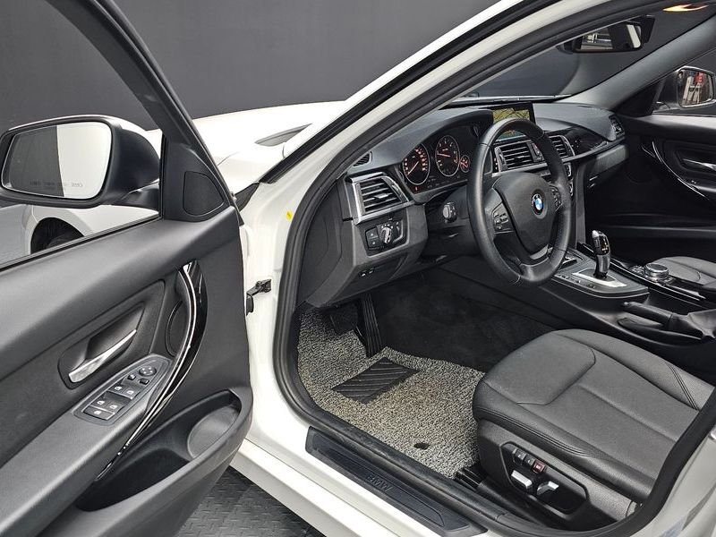 2018 BMW 3 Series 320d photo 11