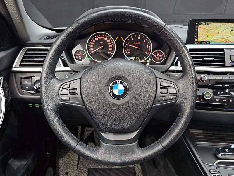 2018 BMW 3 Series 320d photo 13