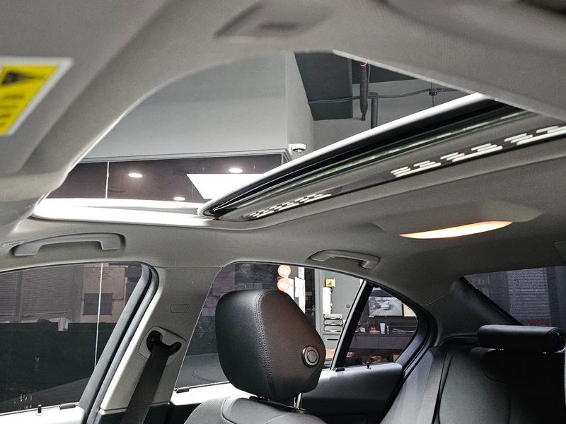 2018 BMW 3 Series 320d photo 19