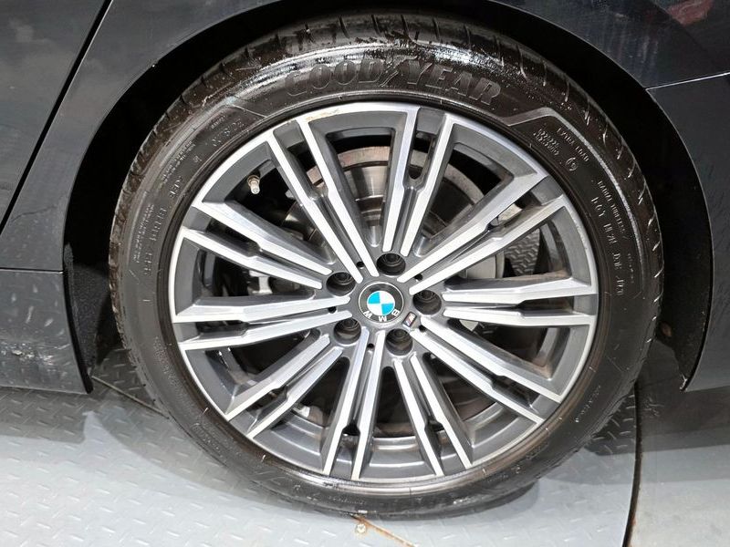 2021 BMW 3 Series 320i M Sport photo 21