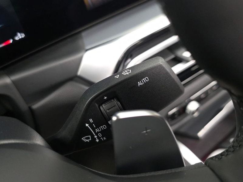 2024 BMW 4 Series 420i M Sport Convertible photo 30