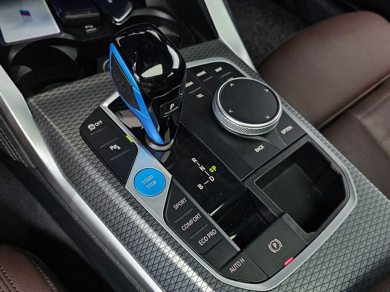 2023 BMW i4 eDrive40 M Sports Pro photo 9