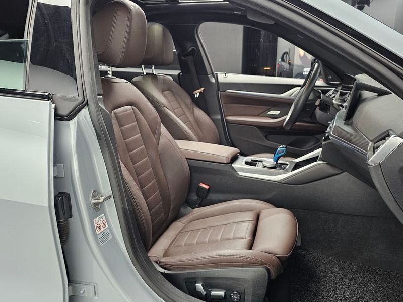 2023 BMW i4 eDrive40 M Sports Pro photo 11