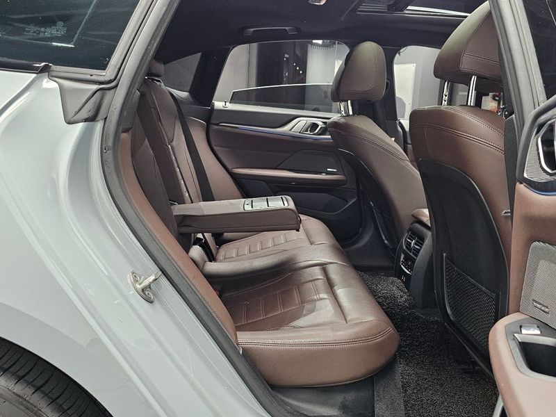 2023 BMW i4 eDrive40 M Sports Pro photo 12