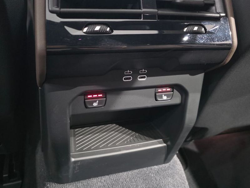 2025 BMW 5 Series 520i M Sport photo 19