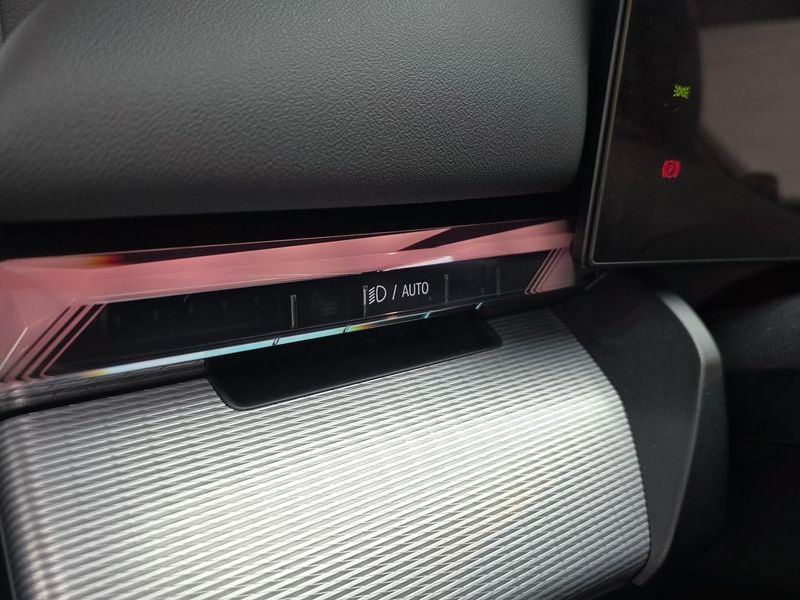2025 BMW 5 Series 520i M Sport photo 28