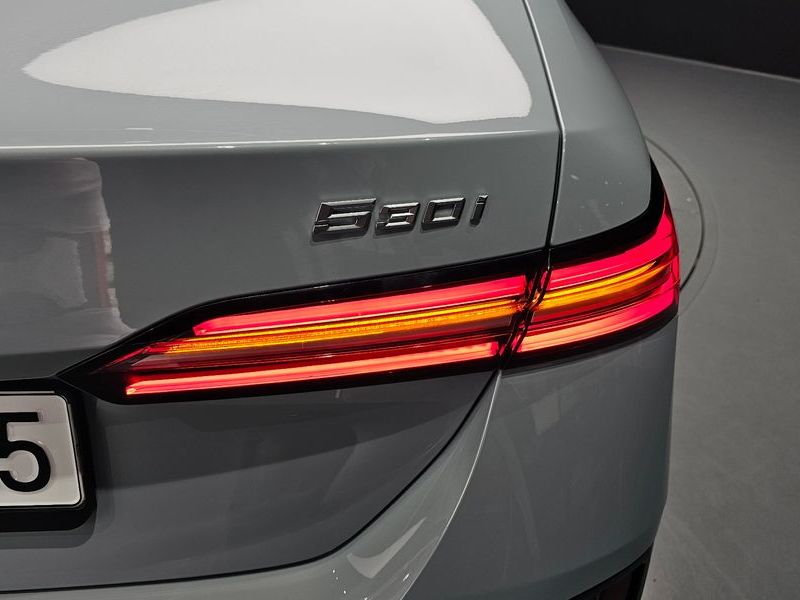 2024 BMW 5 Series 530i xDrive M Sport photo 23