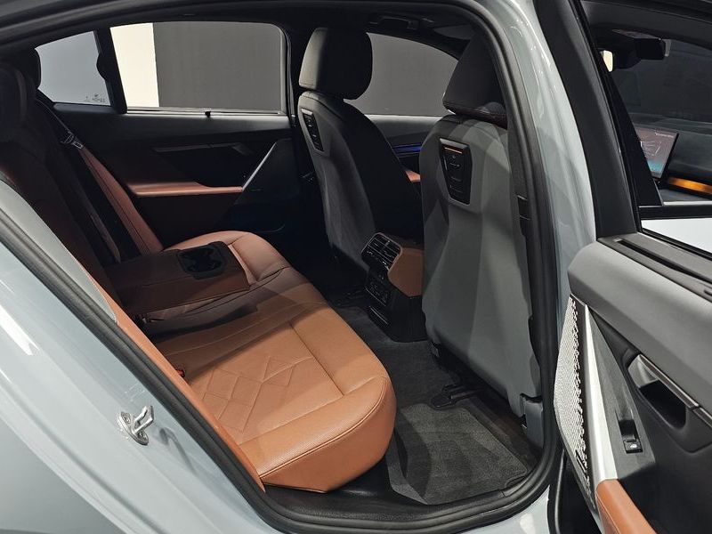 2024 BMW 5 Series 530i xDrive M Sport photo 26