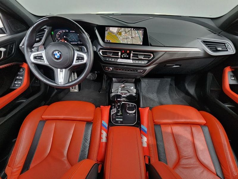2022 BMW 1 Series M135i xDrive photo 7