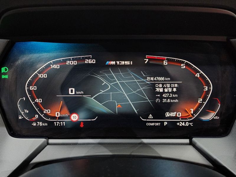 2022 BMW 1 Series M135i xDrive photo 8