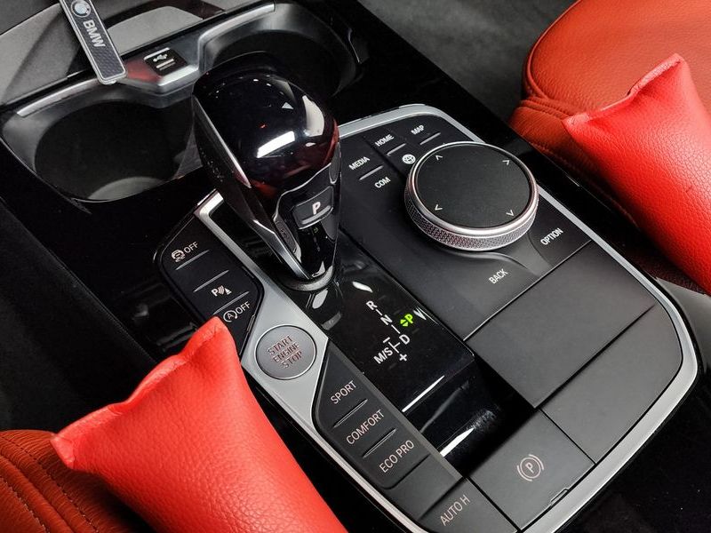 2022 BMW 1 Series M135i xDrive photo 9