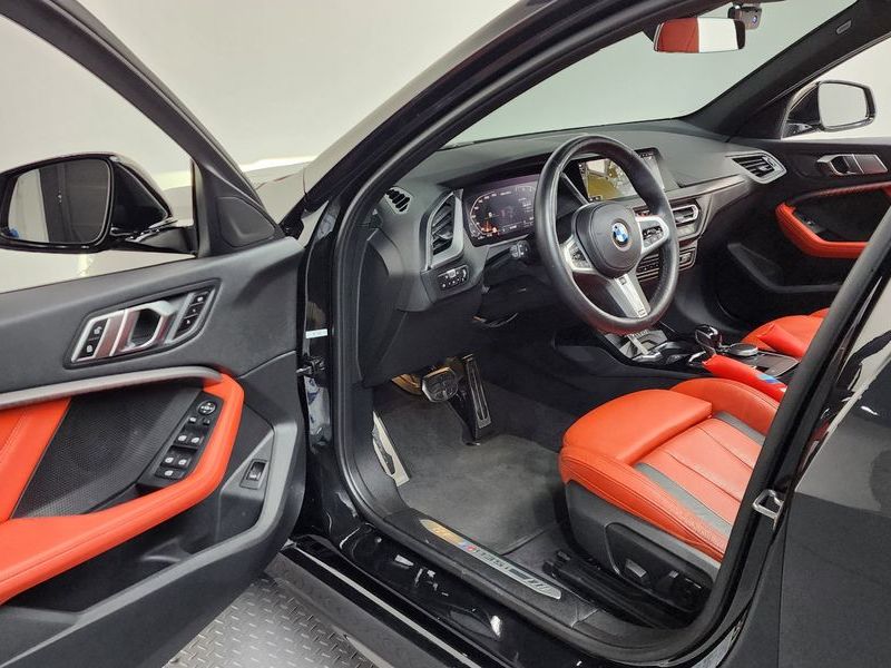 2022 BMW 1 Series M135i xDrive photo 10