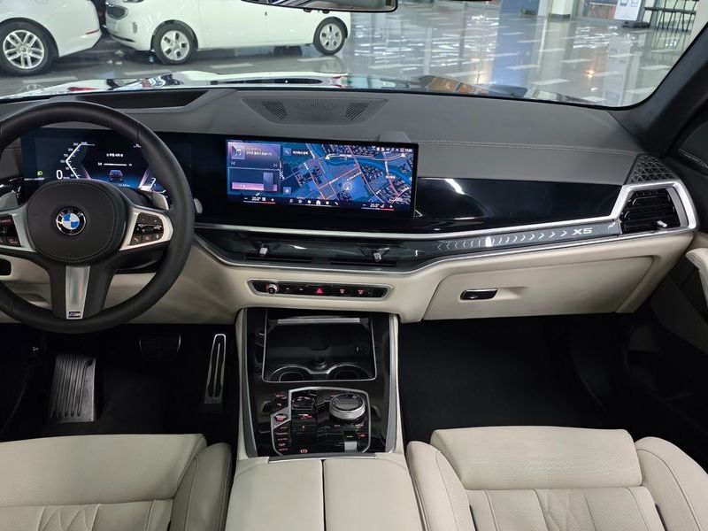 2026 BMW X5 xDrive 40i M Sport photo 7