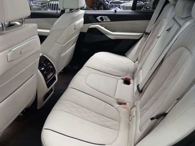 2026 BMW X5 xDrive 40i M Sport photo 12