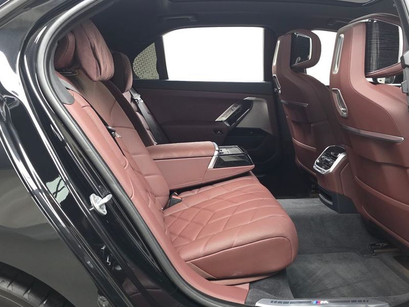 2025 BMW 7 Series 740i xDrive M Sport Limited photo 11