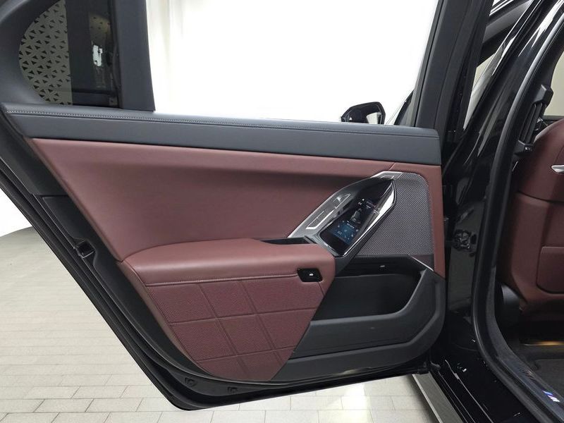 2025 BMW 7 Series 740i xDrive M Sport Limited photo 25
