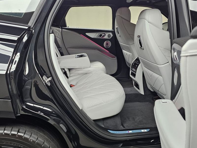 2026 BMW XM 4.4 Lable photo 11