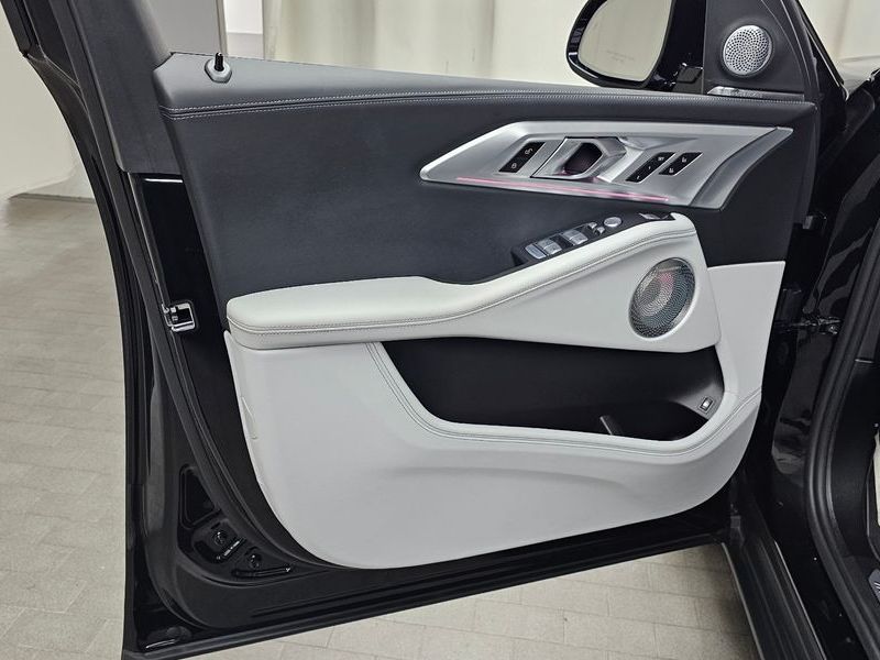 2026 BMW XM 4.4 Lable photo 24
