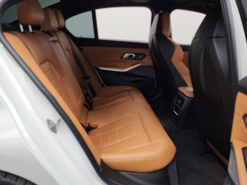 2022 BMW 3 Series M340i photo 11