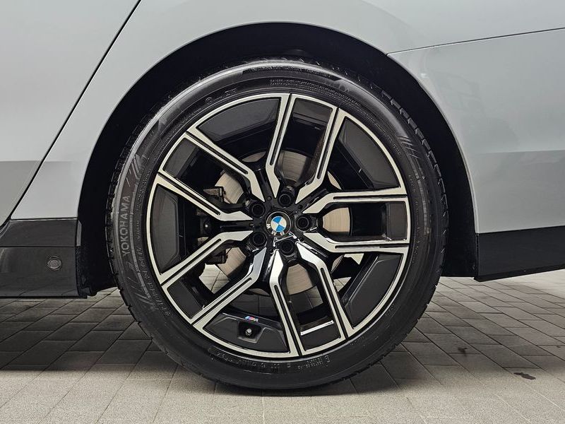 2025 BMW 7 Series 740i xDrive M Sport Limited photo 21