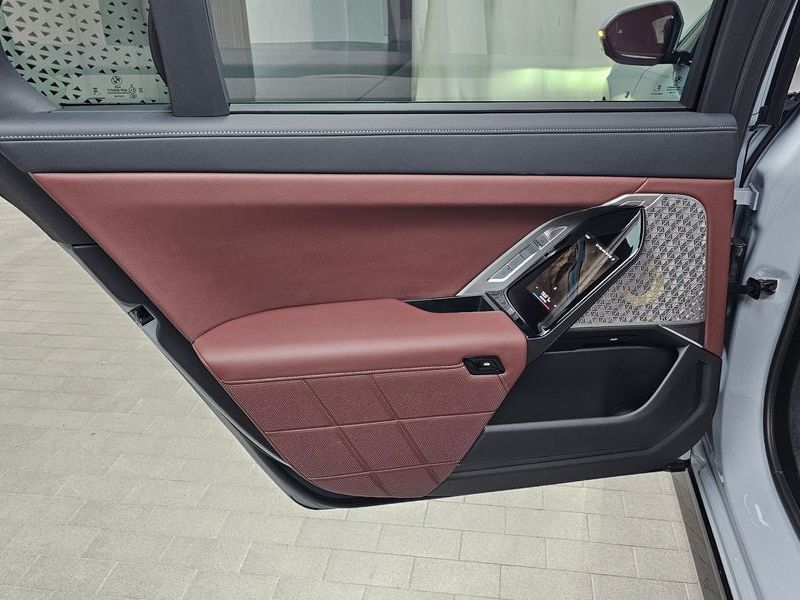 2025 BMW 7 Series 740i xDrive M Sport Limited photo 25