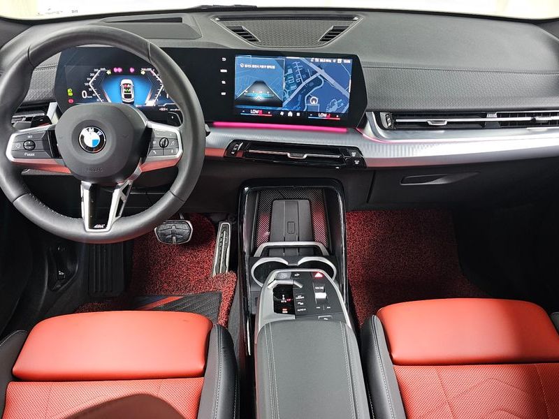 2025 BMW X2 xDrive 20i M Sport photo 7